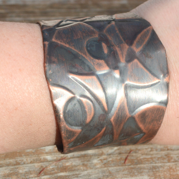 Abstract Wide Copper Cuff Bracelet Embossed Boho - Picture 3 of 8